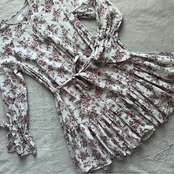 Rebecca Taylor Dresses & Skirts - Rebecca Taylor La Vie Veronique Cottage Floral Ruffle Sleeve Tie Waist Dress